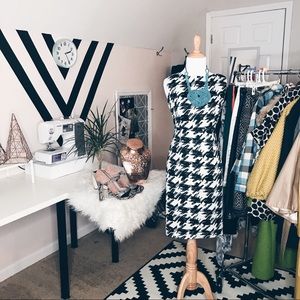 Merona Women's Fitted Dress Low Back Sz 8